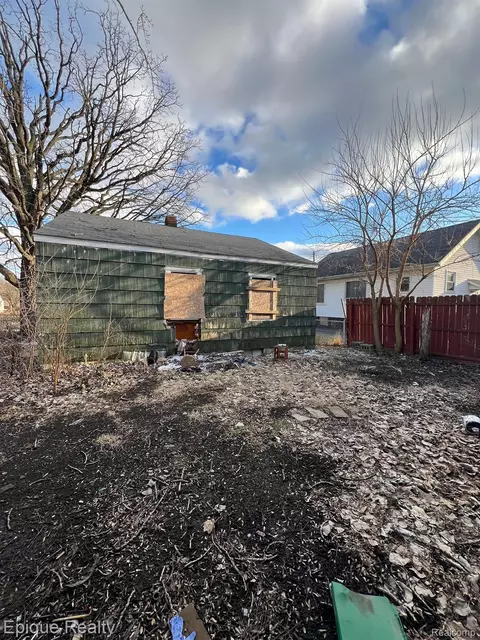 3402 Brandon St, Flint, MI 48503 photo 3