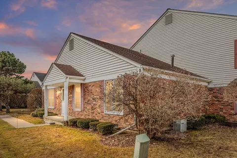 35550 Stillmeadow Ln, Clinton Township, MI 48035