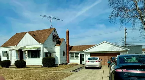 32548 Pardo St, Garden City, MI 48135