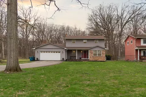 13196 Torrey Rd, Fenton, MI 48430