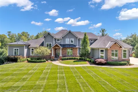 595 Army Rd, Addison, MI 48367