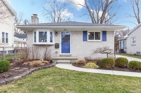 911 Mayfield Dr, Royal Oak, MI 48067