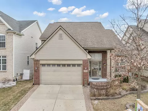 27490 Cromwell Rd, Novi, MI 48374