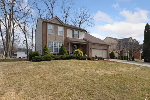 465 Thornridge Dr, Rochester Hills, MI 48307