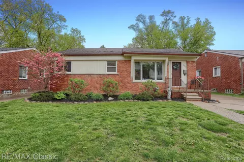 2912 Maplewood Ave, Royal Oak, MI 48073