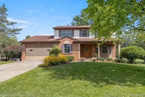 6970 Forest Park, Troy, MI 48098