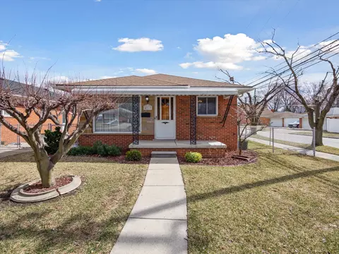 4217 Mckinley St, Dearborn Heights, MI 48125