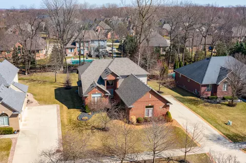 54652 White Spruce Ln, Shelby Township, MI 48315