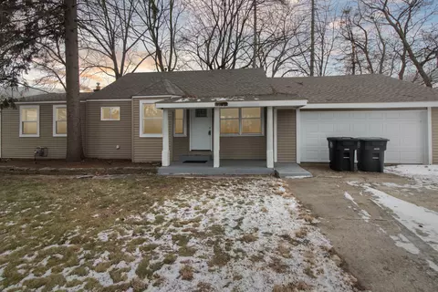 8931 Fremont St, Livonia, MI 48150