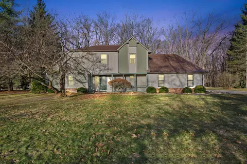 5112 Kierstan Dr, Brighton, MI 48114