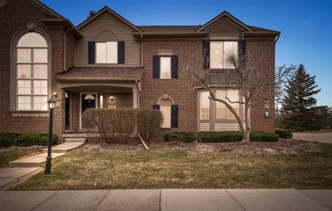 352 Sheffield Crt Ct #18, Canton, MI 48188