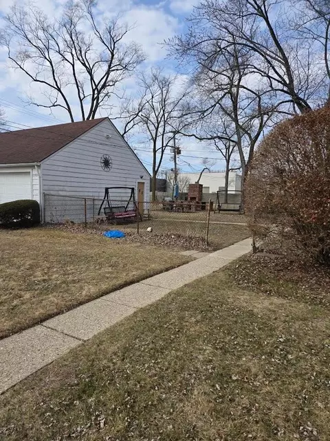 0000 W 14 Mile Rd, Royal Oak, MI 48073