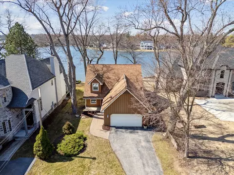 3238 Edgewood Park Dr, Commerce, MI 48382