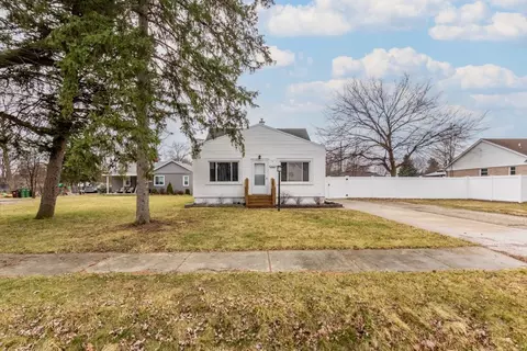 15144 Flanders St, Southgate, MI 48195