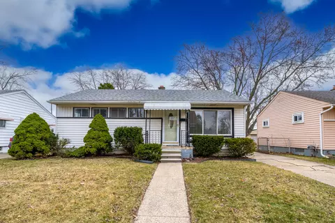 27340 Blum St, Roseville, MI 48066
