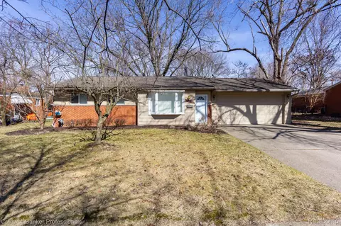 21772 S Brandon St, Farmington Hills, MI 48336