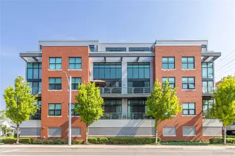 100 N Center St #302, Royal Oak, MI 48067