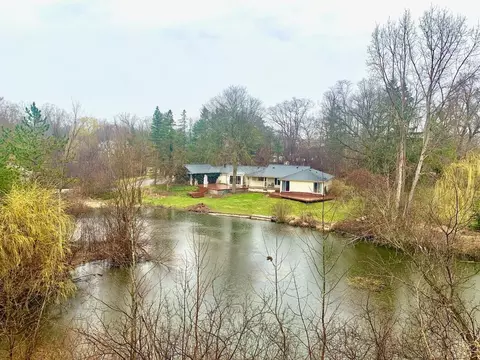 5535 Willow Valley Dr, West Bloomfield, MI 48322