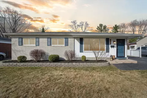 23377 Barfield, Farmington Hills, MI 48336
