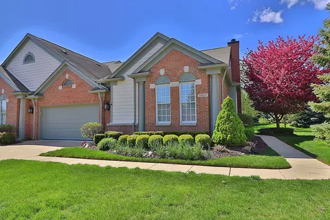 44454 Birchwood Crt Ct, Northville, MI 48168