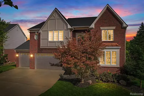 50328 Livingston Dr, Northville, MI 48168