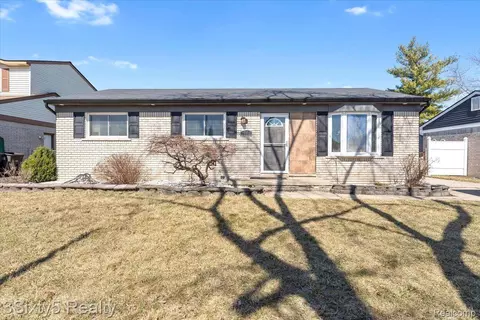 25070 Darin St, Taylor, MI 48180