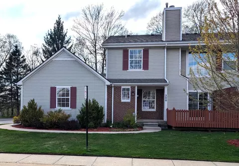 200 Barrington Cir, Orion, MI 48360
