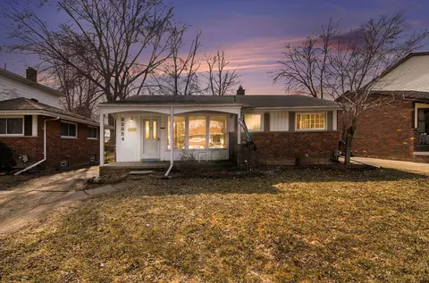 22854 Lingemann St, Saint Clair Shores, MI 48080