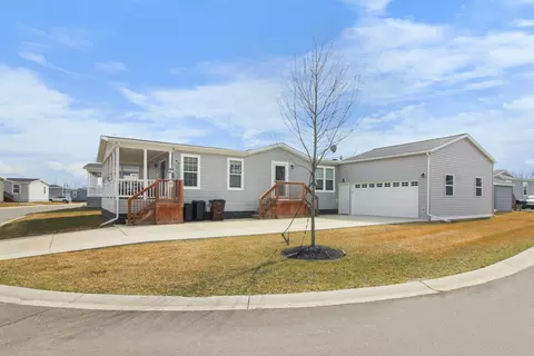 10748 Edwards Ln, Augusta, MI 48191