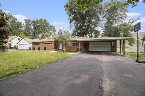 22813 Meridian Rd, Grosse Ile, MI 48138