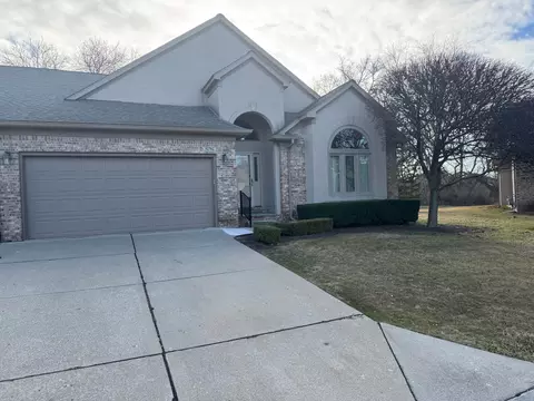 52702 Hunters Pointe, Macomb, MI 48042