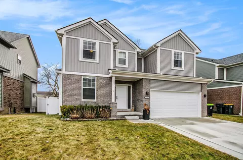 47618 Viola Ln, Chesterfield, MI 48047