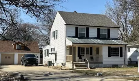 45859 Cass Ave, Utica, MI 48317
