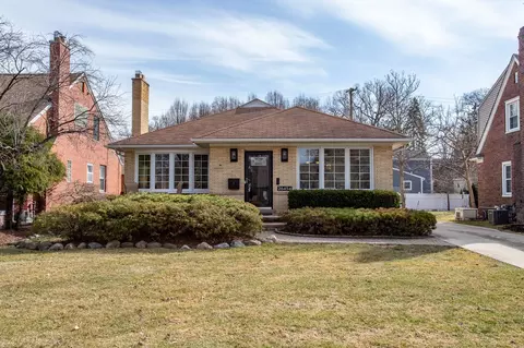 26454 Humber St, Huntington Woods, MI 48070