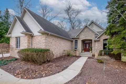 11373 Olde Wood Trl, Tyrone, MI 48430