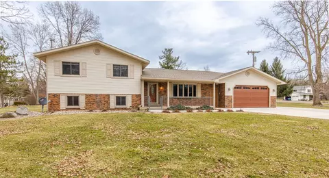 175 Eastview St, Orion, MI 48362