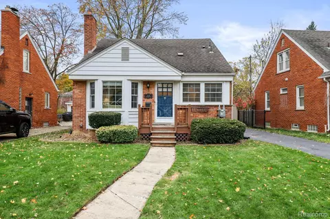 1604 Mansfield Rd, Birmingham, MI 48009