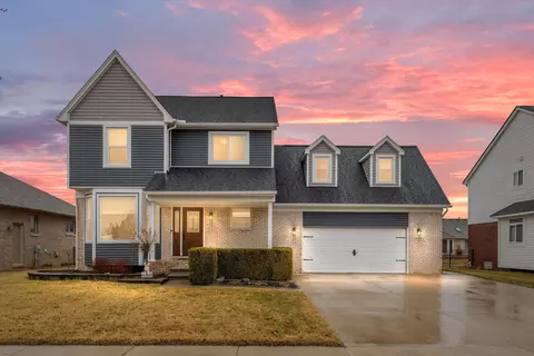 46672 Twin City Trl, Macomb, MI 48044