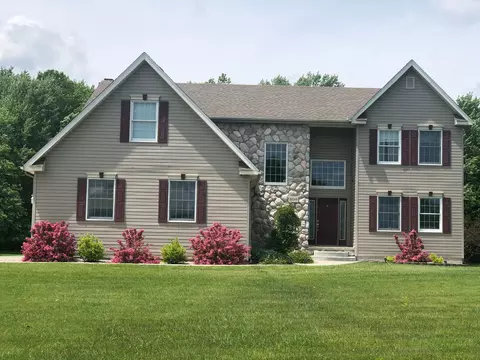 300 Pine Ridge Rd, St. Clair, MI 48079