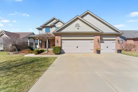 23396 Bluegrass Dr, Brownstown, MI 48183