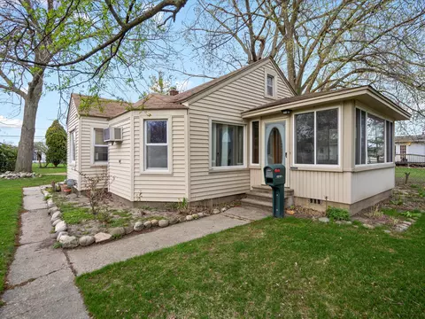 19165 Florian St, Roseville, MI 48066