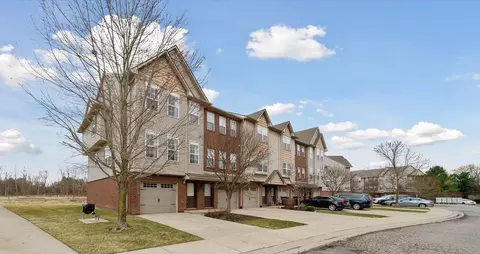 2188 Knotty Pine Trl, Howell, MI 48855