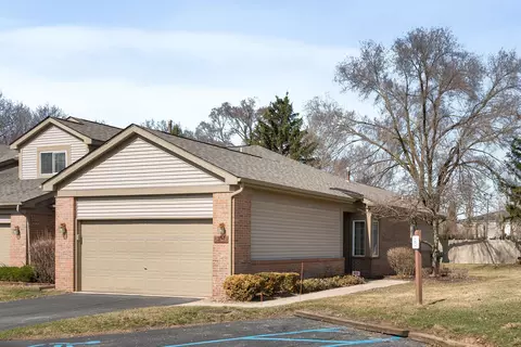 6769 Quail Run Cir N, Westland, MI 48185