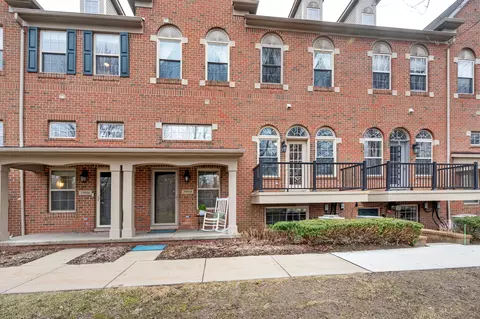 39864 Rockcrest Cir, Northville, MI 48168