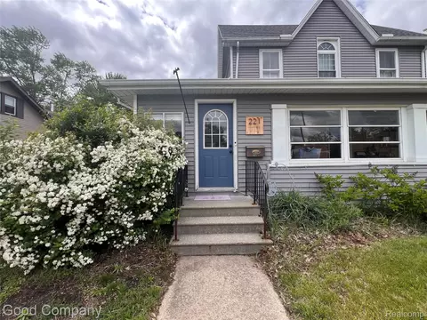 221 Center St, Clio, MI 48420