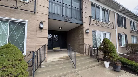 25430 Southfield Rd #A104, Southfield, MI 48075