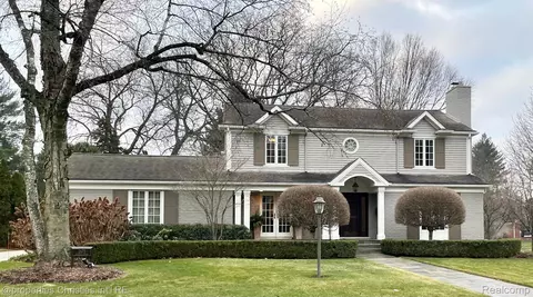 3575 Burning Bush Rd, Bloomfield Hills, MI 48301