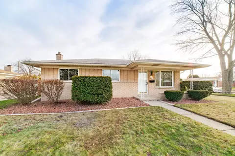 30326 Firwood Dr, Warren, MI 48088