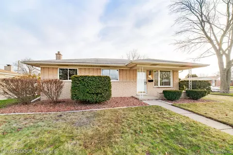 30326 Firwood Dr, Warren, MI 48088
