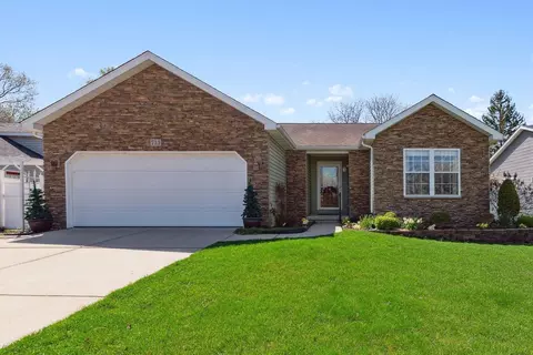 713 Mary Ann Dr, Holly, MI 48442